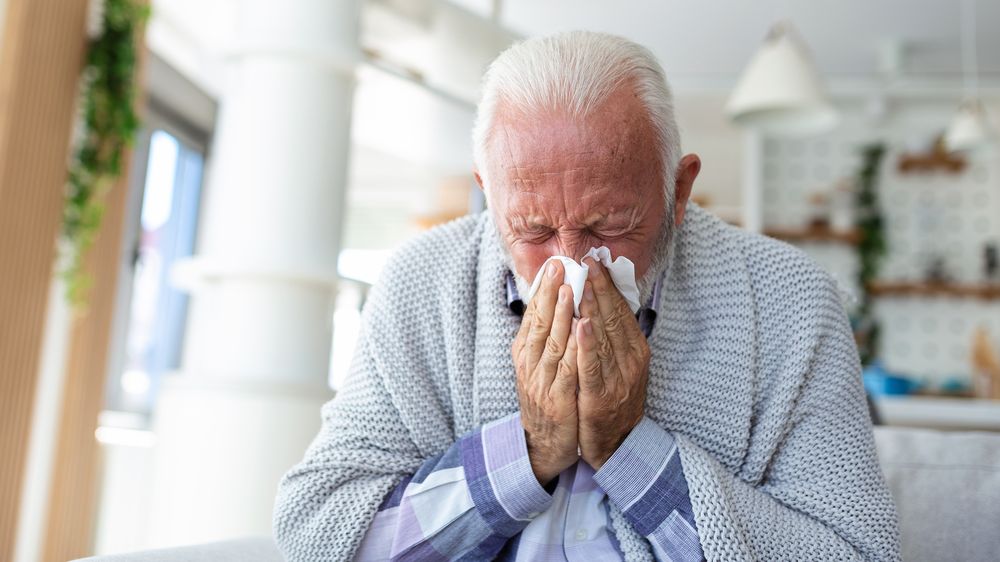 Infekce pronikají mezi seniory. Nejméně 35 lidí už podlehlo chřipce